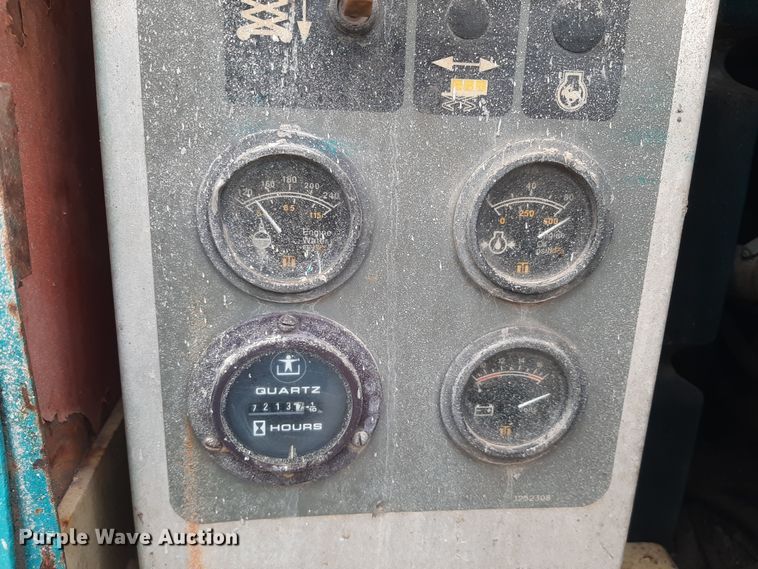 image for item LX9984 JLG 33RTS  scissor lift