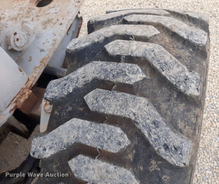 image for item LX9984 JLG 33RTS  scissor lift