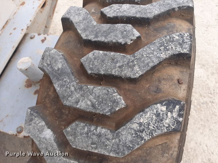 image for item LX9984 JLG 33RTS  scissor lift