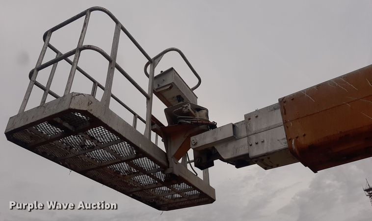 image for item LX9992 1995 Snorkelift TB80 boom lift