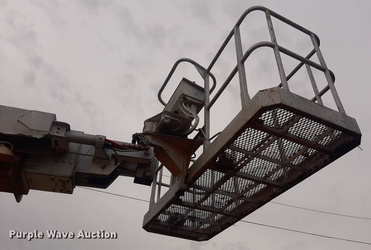 image for item LX9992 1995 Snorkelift TB80 boom lift