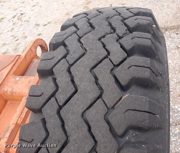 image for item LX9992 1995 Snorkelift TB80 boom lift