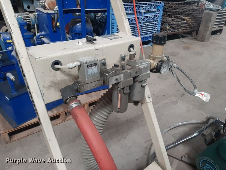 image for item LX9993 Concrete finishing tools