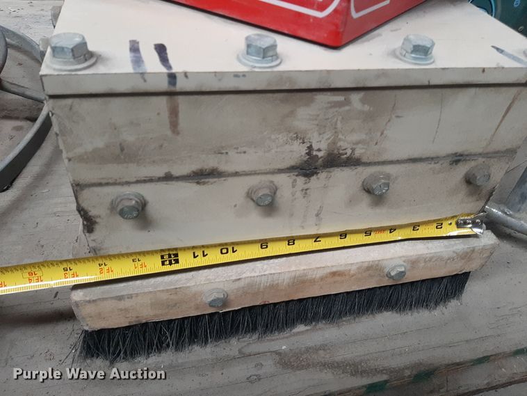 image for item LX9993 Concrete finishing tools