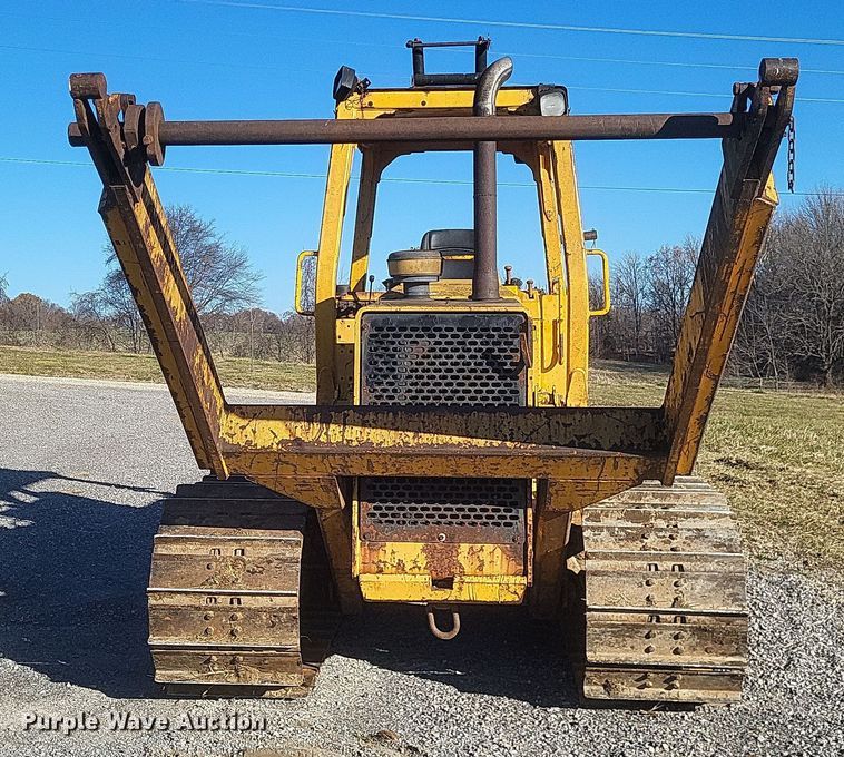 image for item MI9828 1989 John Deere 650G  dozer