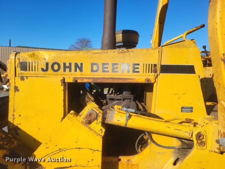 image for item MI9828 1989 John Deere 650G  dozer