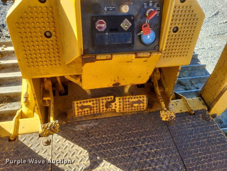 image for item MI9828 1989 John Deere 650G  dozer