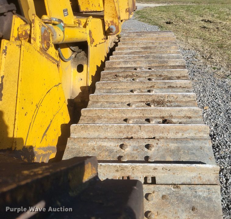 image for item MI9828 1989 John Deere 650G  dozer