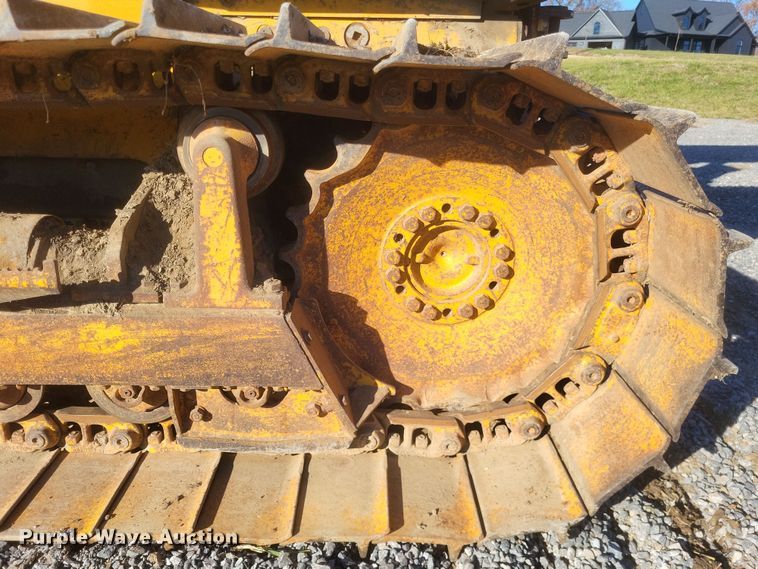 image for item MI9828 1989 John Deere 650G  dozer