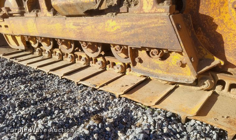 image for item MI9828 1989 John Deere 650G  dozer