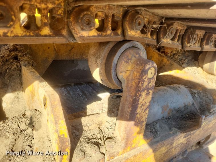 image for item MI9828 1989 John Deere 650G  dozer