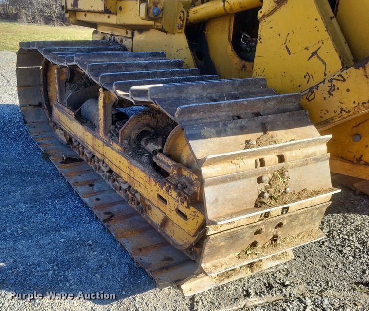 image for item MI9828 1989 John Deere 650G  dozer