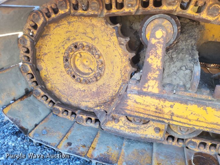image for item MI9828 1989 John Deere 650G  dozer
