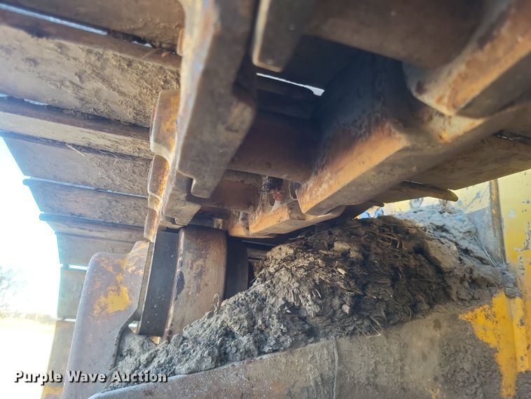 image for item MI9828 1989 John Deere 650G  dozer