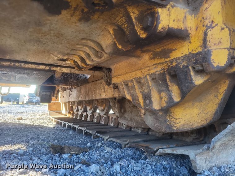 image for item MI9828 1989 John Deere 650G  dozer