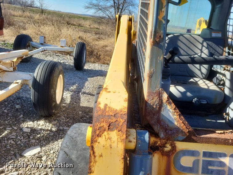 image for item MI9870 2013 Gehl R220  skid steer loader