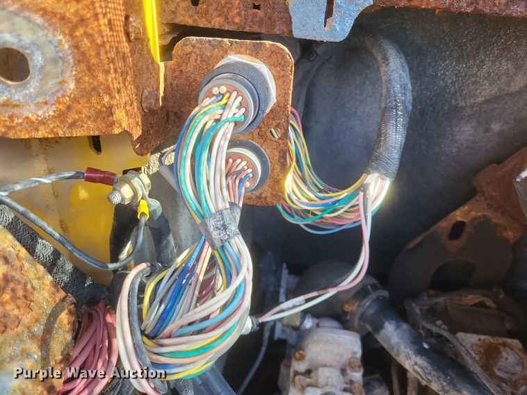 image for item MI9870 2013 Gehl R220  skid steer loader