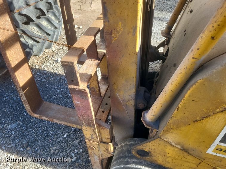 image for item MI9871 Caterpillar 422S  forklift