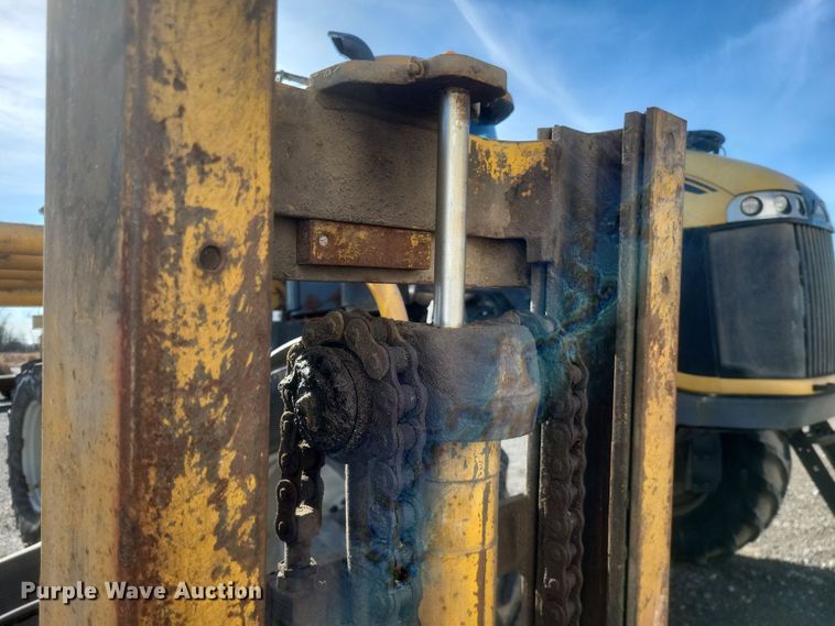 image for item MI9871 Caterpillar 422S  forklift