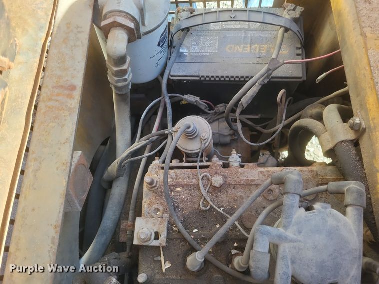 image for item MI9871 Caterpillar 422S  forklift