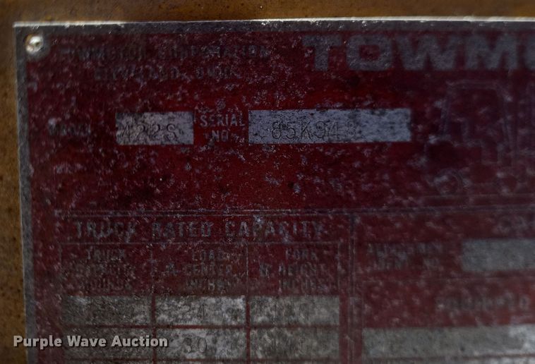 image for item MI9871 Caterpillar 422S  forklift