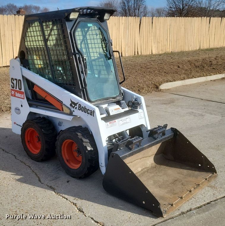 image for item MI9878 2016 Bobcat S70  skid steer loader