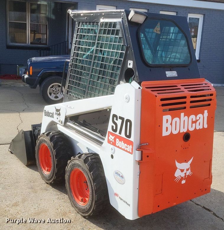 image for item MI9878 2016 Bobcat S70  skid steer loader