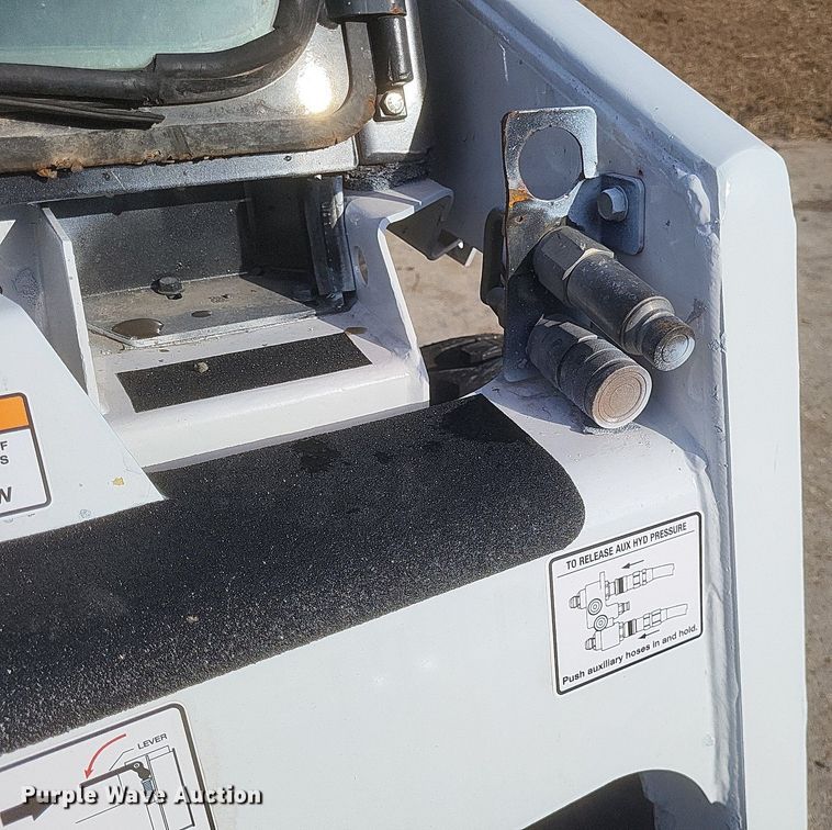 image for item MI9878 2016 Bobcat S70  skid steer loader