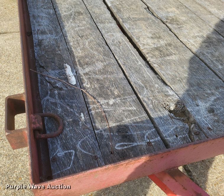 image for item MI9879 2013 Cronkhite 2616EHWA  equipment trailer