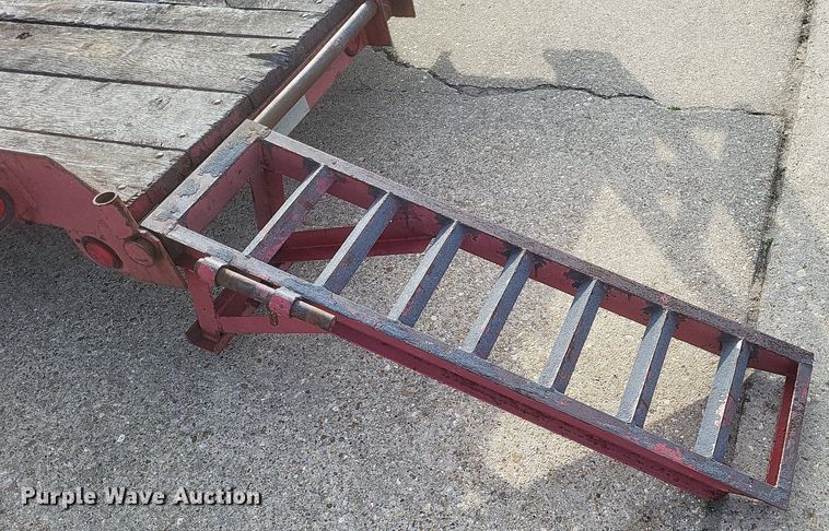 image for item MI9879 2013 Cronkhite 2616EHWA  equipment trailer