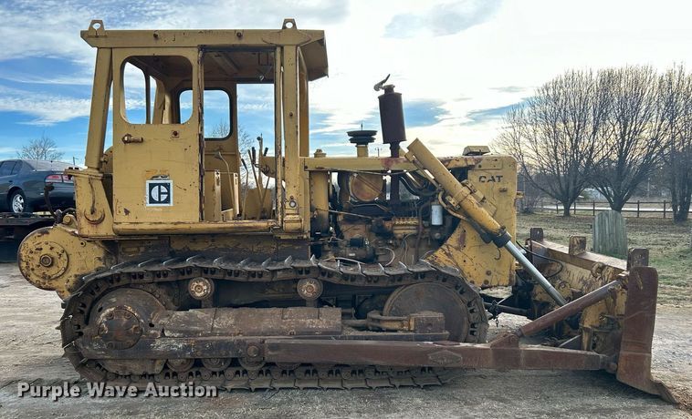 image for item NB9301 1973 Caterpillar D5  dozer
