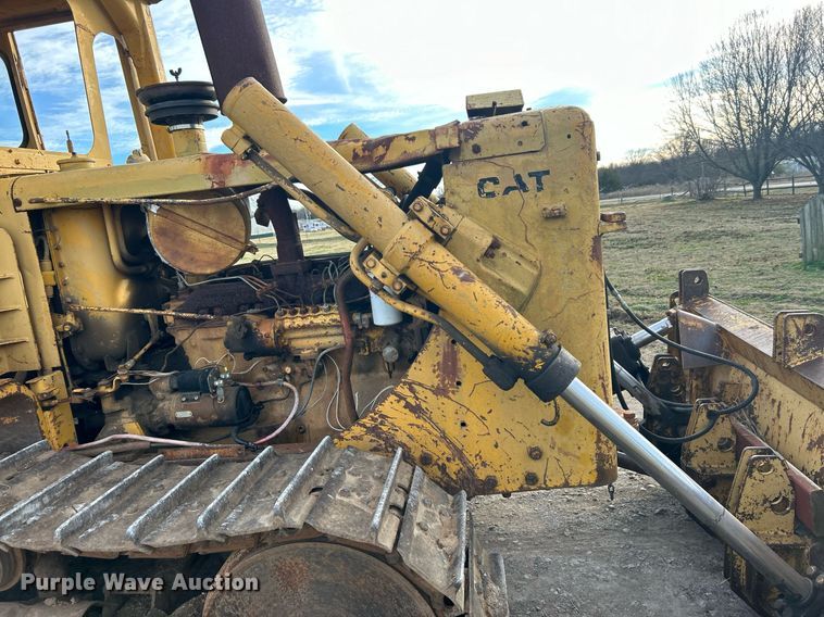 image for item NB9301 1973 Caterpillar D5  dozer