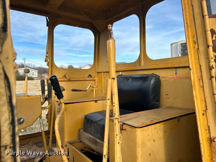 image for item NB9301 1973 Caterpillar D5  dozer