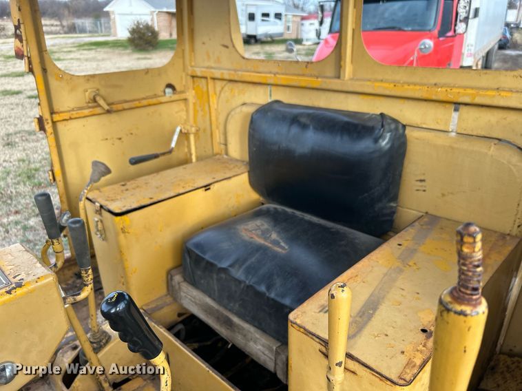 image for item NB9301 1973 Caterpillar D5  dozer