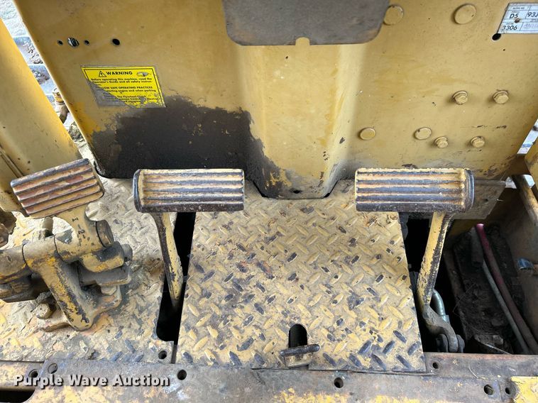 image for item NB9301 1973 Caterpillar D5  dozer