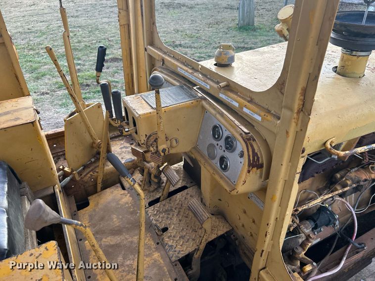 image for item NB9301 1973 Caterpillar D5  dozer