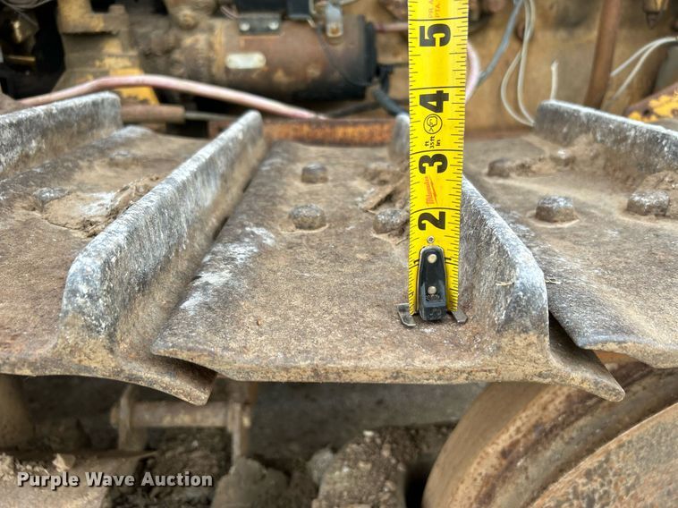 image for item NB9301 1973 Caterpillar D5  dozer