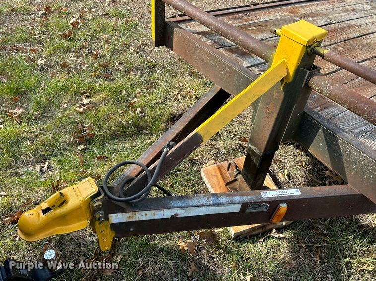 image for item NE9653 2002 M & M  equipment trailer