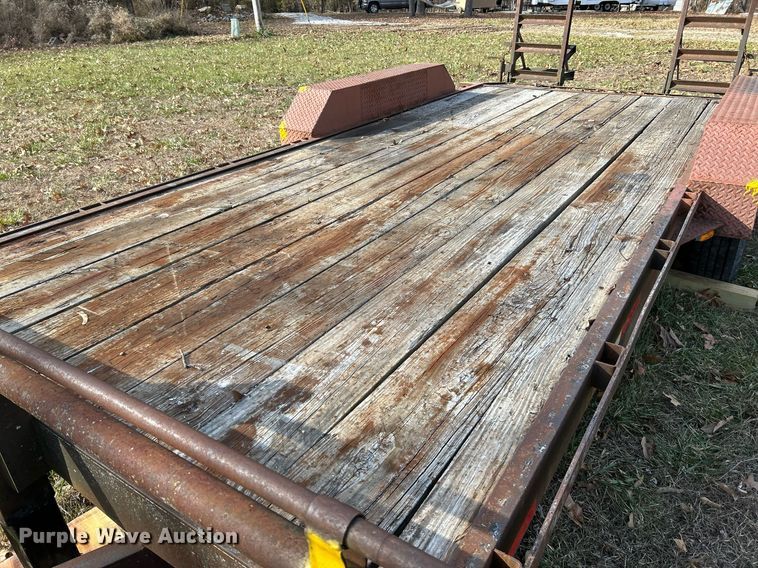 image for item NE9653 2002 M & M  equipment trailer