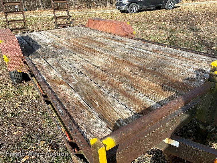 image for item NE9653 2002 M & M  equipment trailer