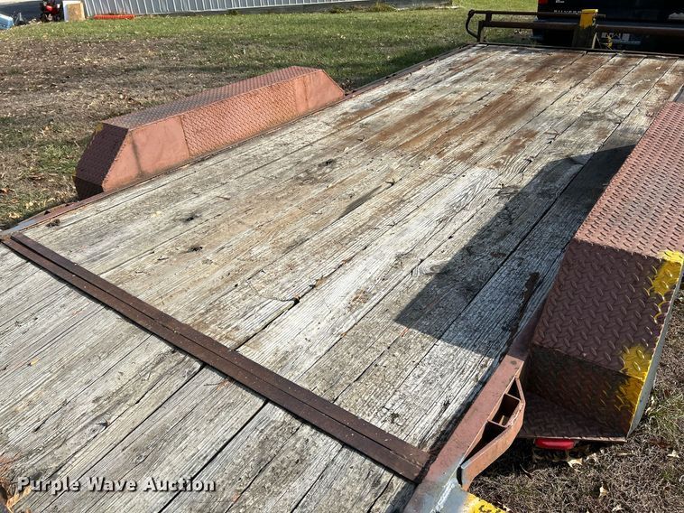 image for item NE9653 2002 M & M  equipment trailer