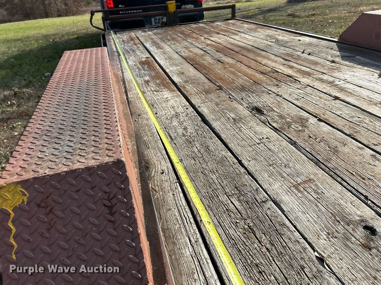 image for item NE9653 2002 M & M  equipment trailer