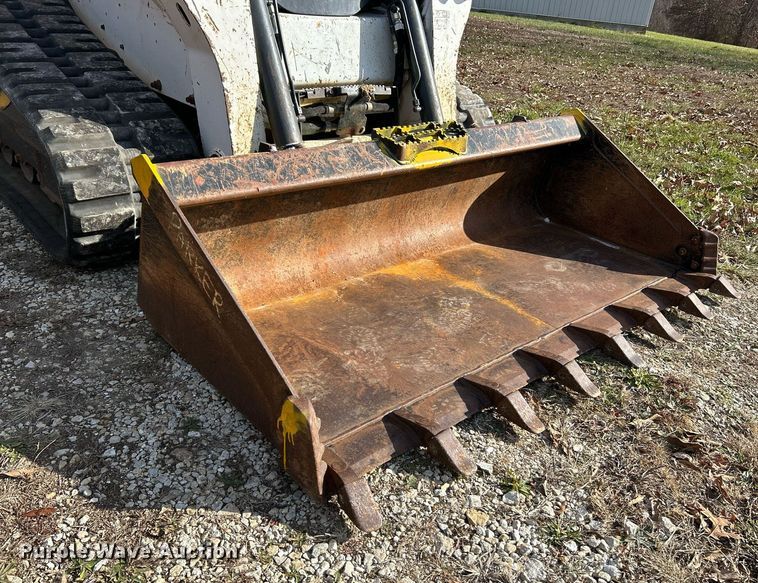 image for item NE9654 2016 Bobcat T630  tracked skid steer loader