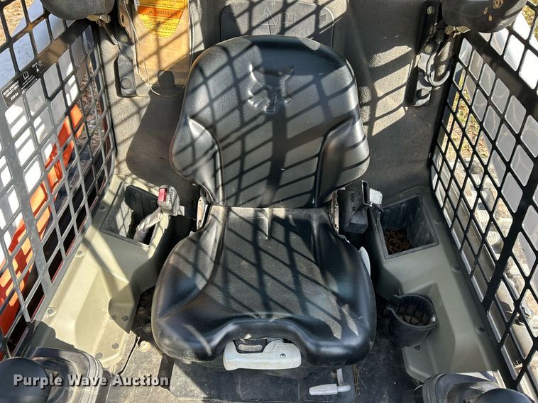 image for item NE9654 2016 Bobcat T630  tracked skid steer loader