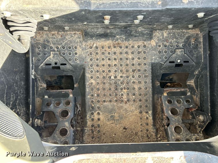 image for item NE9654 2016 Bobcat T630  tracked skid steer loader