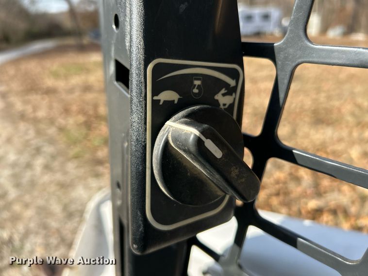 image for item NE9654 2016 Bobcat T630  tracked skid steer loader