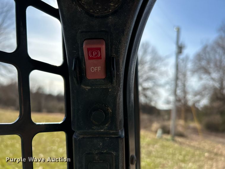 image for item NE9654 2016 Bobcat T630  tracked skid steer loader