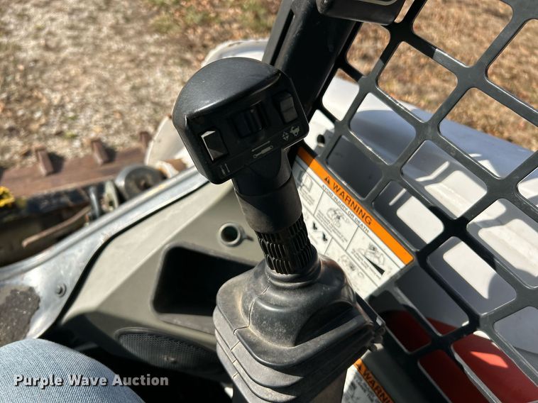 image for item NE9654 2016 Bobcat T630  tracked skid steer loader