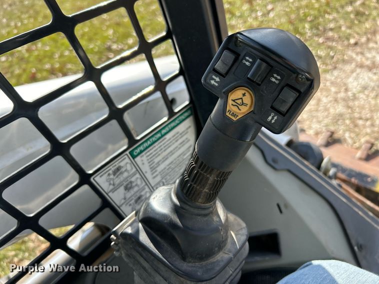 image for item NE9654 2016 Bobcat T630  tracked skid steer loader