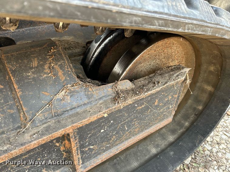 image for item NE9654 2016 Bobcat T630  tracked skid steer loader